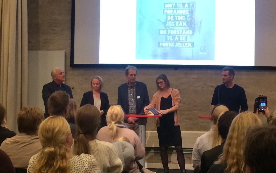 Med minister og forskere på Røde kors´gjeldskonferanse